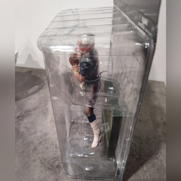 Tom Brady McFarlane 2008 Patriots NFL Football Collector Figure 🏈 - Picture 6 of 7